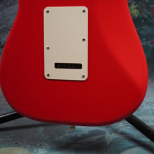 Load image into Gallery viewer, Squier Classic Vibe 50's Stratocaster 2010 Fiesta Red