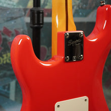 Load image into Gallery viewer, Squier Classic Vibe 50's Stratocaster 2010 Fiesta Red