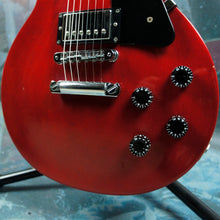 Load image into Gallery viewer, Gibson Les Paul Studio 2001 Ruby Red