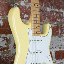 Load image into Gallery viewer, Fender Stratocaster &#39;72 Reissue ST72 USA Pickups Olympic White 1990&#39;s MIJ Japan
