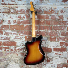 Load image into Gallery viewer, Fender Jazzmaster 1962 Reissue AVRI American Vintage 2005 Sunburst
