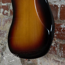 Load image into Gallery viewer, Fender Jazzmaster 1962 Reissue AVRI American Vintage 2005 Sunburst
