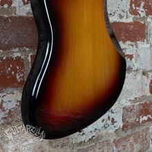 Load image into Gallery viewer, Fender Jazzmaster 1962 Reissue AVRI American Vintage 2005 Sunburst
