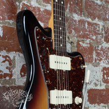 Load image into Gallery viewer, Fender Jazzmaster 1962 Reissue AVRI American Vintage 2005 Sunburst
