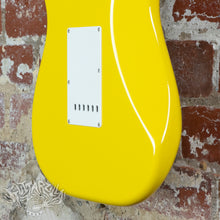 Load image into Gallery viewer, Fender Stratocaster &#39;57 Reissue ST57 2010 Rebel Yellow MIJ Japan
