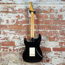 Load image into Gallery viewer, Fender Stratocaster &#39;57 Reissue ST57-58US 2000 Black CIJ Japan
