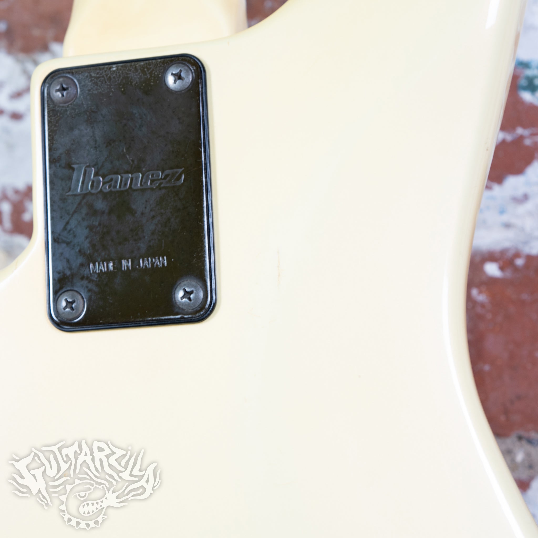 Ibanez Roadstar II RB830 Medium Scale 32