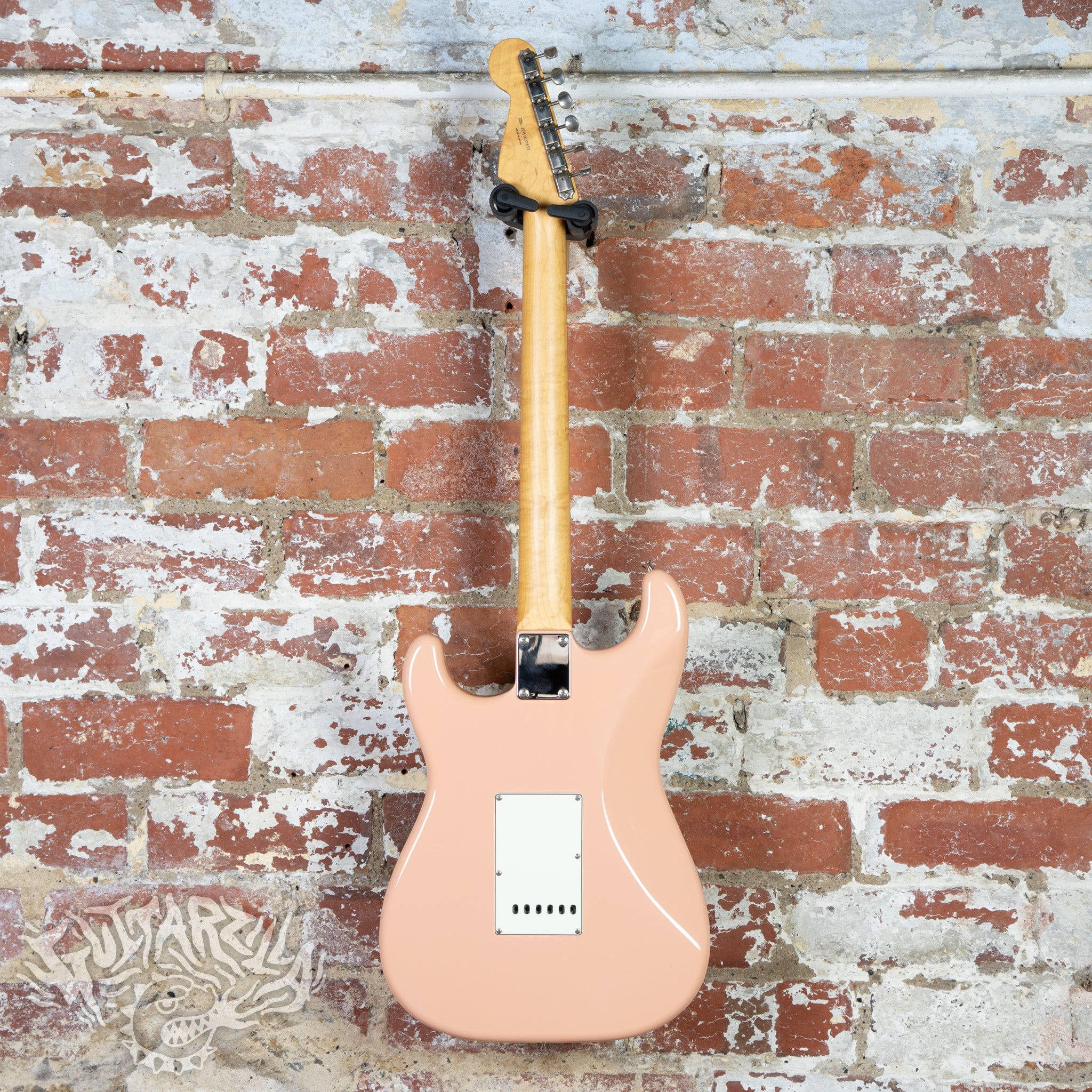 Fender Hybrid 60's Stratocaster 2017 Flamingo Pink MIJ Japan