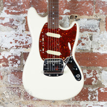 Load image into Gallery viewer, Fender Mustang MG65-86 Vintage Collection 2007 Vintage White MIJ Japan
