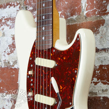 Load image into Gallery viewer, Fender Mustang MG65-86 Vintage Collection 2007 Vintage White MIJ Japan
