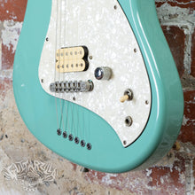 Load image into Gallery viewer, Squier Vista Series Venus 1997/8 Surf Green CIJ Japan

