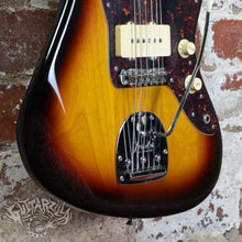 Load image into Gallery viewer, Fender Jazzmaster '66 Reissue JM66-80 2002 3 Tone Sunburst CIJ Japan
