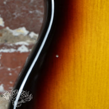 Load image into Gallery viewer, Fender Jazzmaster '66 Reissue JM66-80 2002 3 Tone Sunburst CIJ Japan
