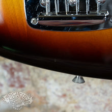Load image into Gallery viewer, Fender Jazzmaster '66 Reissue JM66-80 2002 3 Tone Sunburst CIJ Japan
