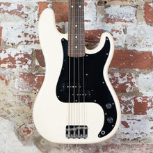 Load image into Gallery viewer, Fender Precision Bass '70 Reissue PB70 2000 Olympic White CIJ Japan
