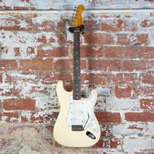 Load image into Gallery viewer, Fender Stratocaster &#39;62 Reissue ST62-770LS 1989 Olympic White Lace Sensor Active MIJ Japan FujiGen
