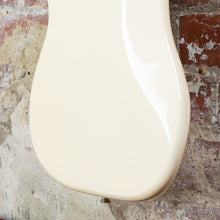 Load image into Gallery viewer, Fender Precision Bass '70 Reissue PB70 2000 Olympic White CIJ Japan
