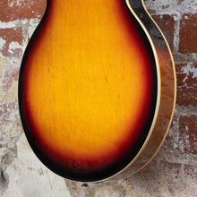 Load image into Gallery viewer, Epiphone Riviera 1995 Sunburst Peerless MIK
