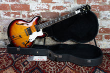 Load image into Gallery viewer, Epiphone Riviera 1995 Sunburst Peerless MIK
