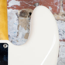 Load image into Gallery viewer, Fender Precision Bass '70 Reissue PB70 2000 Olympic White CIJ Japan
