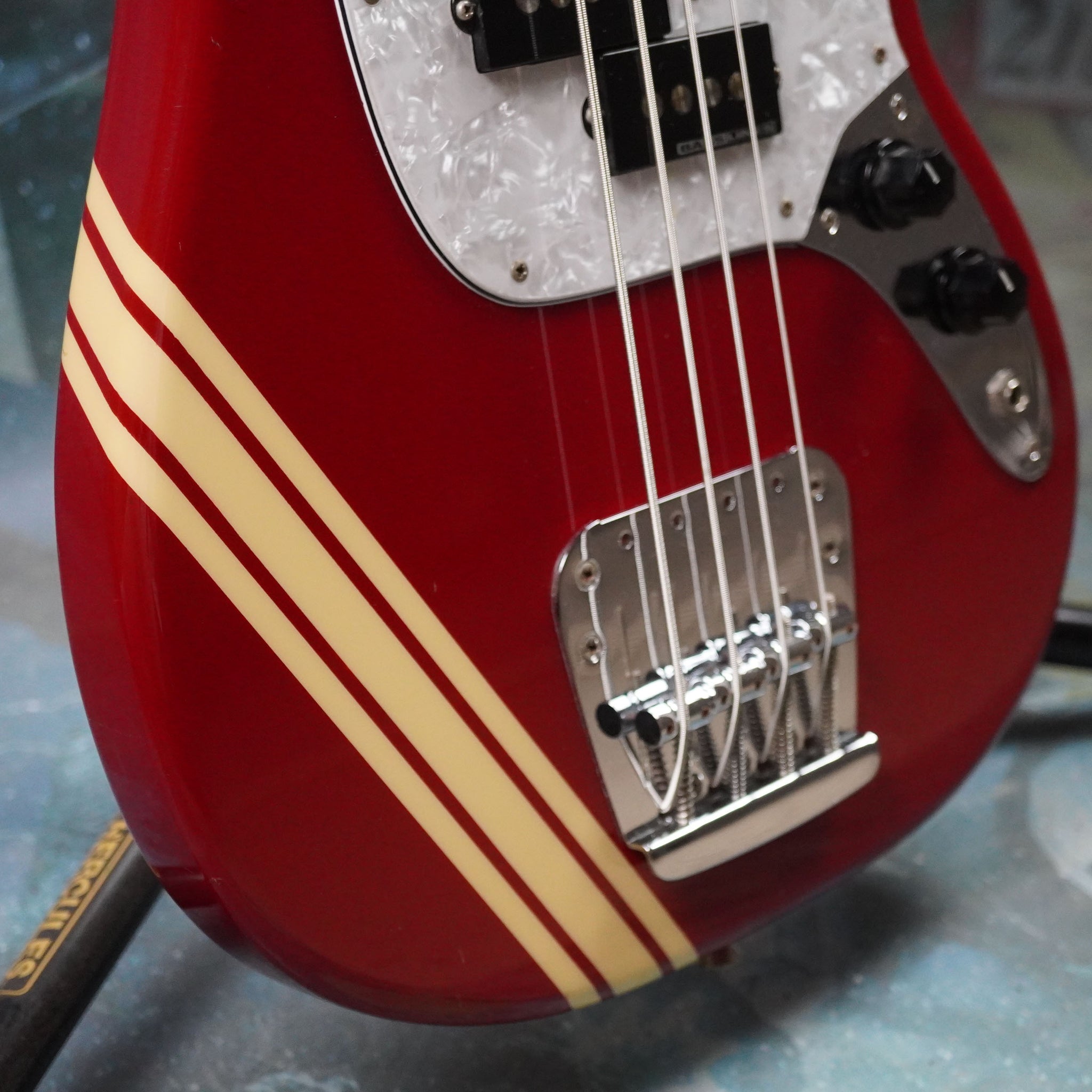 Fender Mustang Bass MB-98 Torino Red Competition Stripe 2006 CIJ