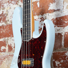 Load image into Gallery viewer, Fender Gold Foil Jazz Bass 2022 Sonic Blue

