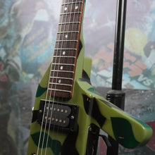 Load image into Gallery viewer, Hondo M-16 Machine Gun Guitar 1980&#39;s Camo
