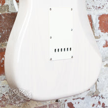 Load image into Gallery viewer, Fender Stratocaster ST57-TX ALG 2015 US Blonde MIJ Japan
