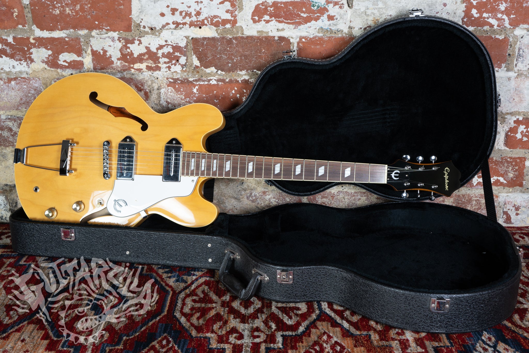Epiphone Casino トラ目　2004 ピアレスNAT Epiphone Casino 2004 Natural Peerless MIK Korea – Guitarzilla
