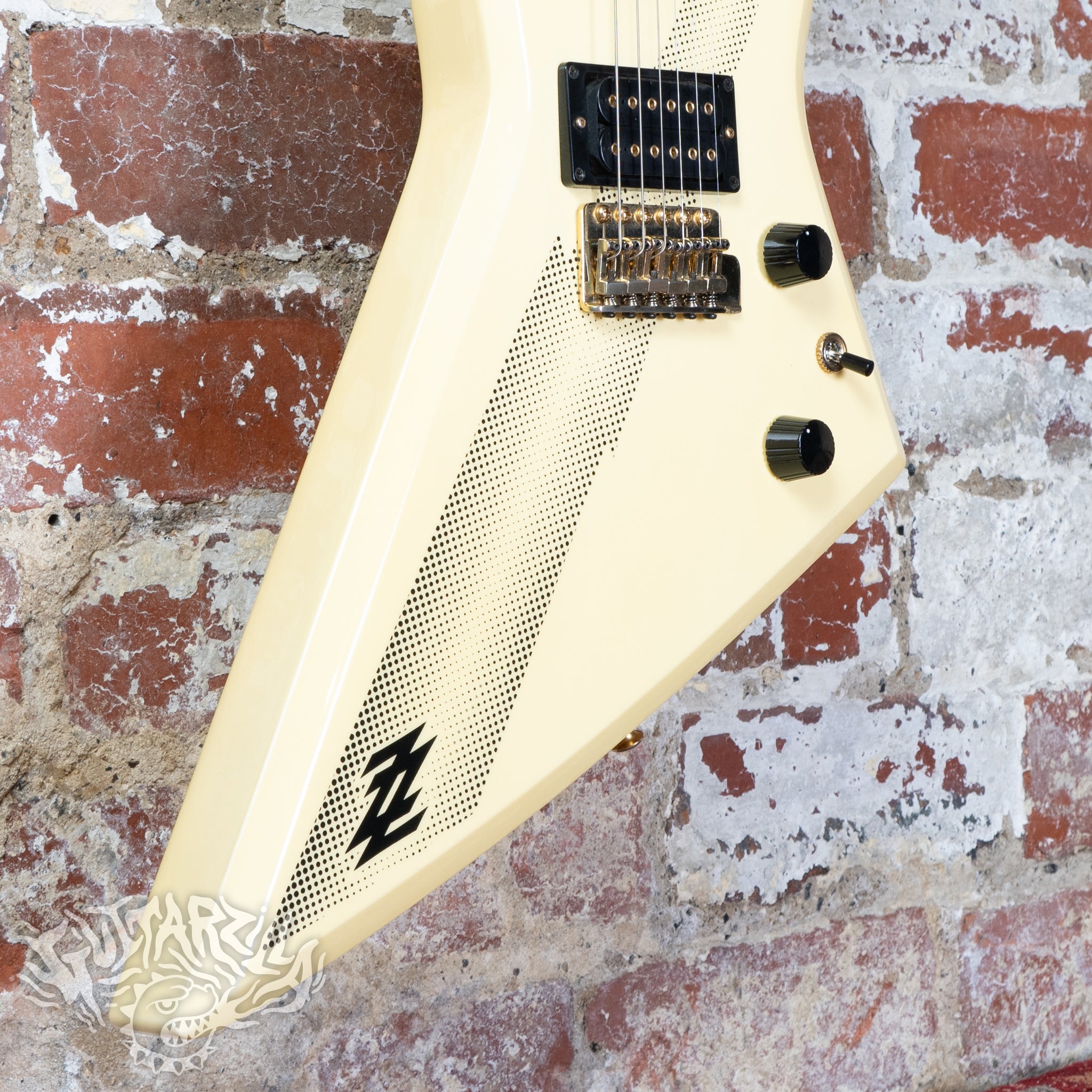 Aria Pro II ZZ Deluxe-V 1983 White With Thunderbolt MIJ Matsumoku