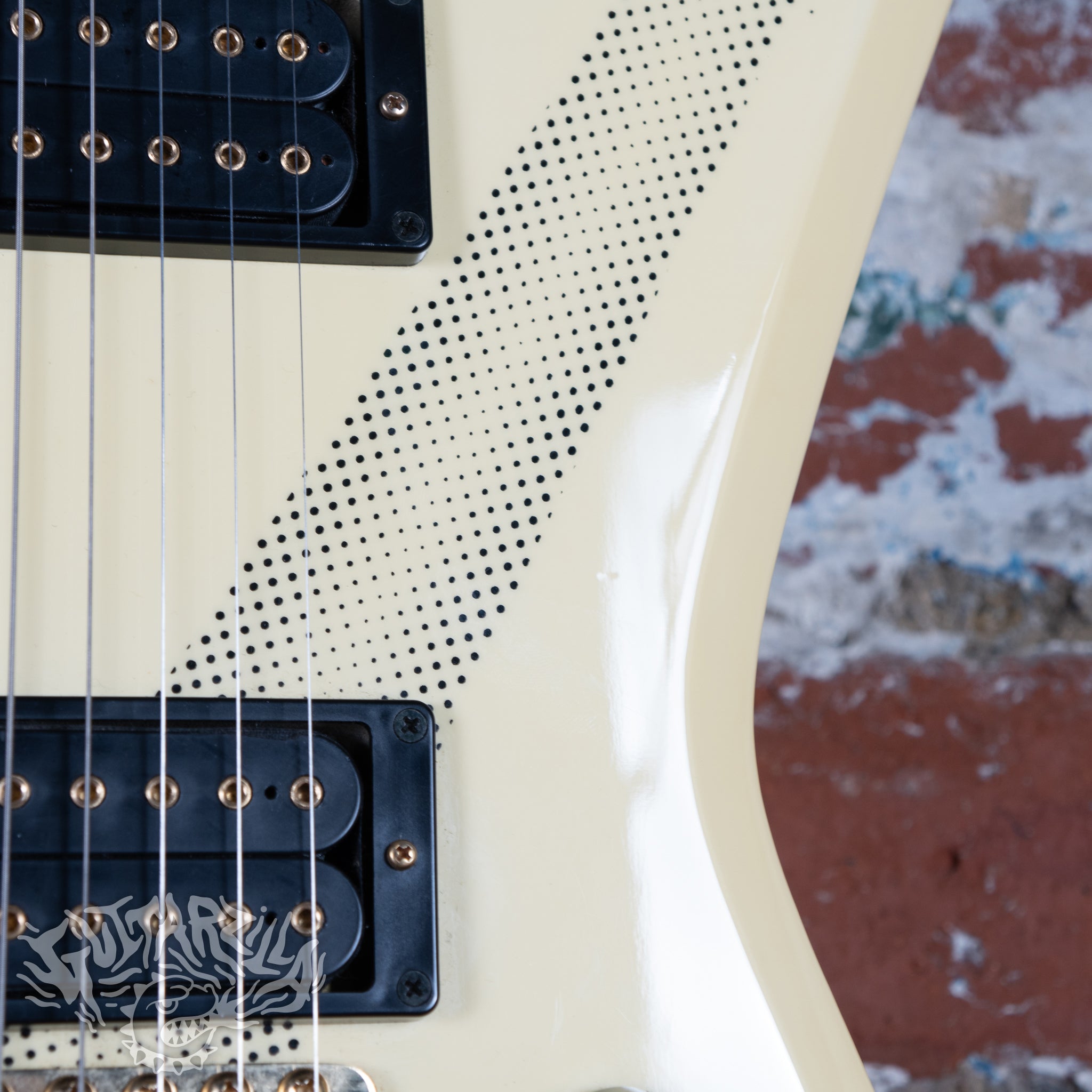 Aria Pro II ZZ Deluxe-V 1983 White With Thunderbolt MIJ Matsumoku