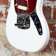 Load image into Gallery viewer, Fender Traditional II 60's Mustang 2023 Olympic White MIJ Japan
