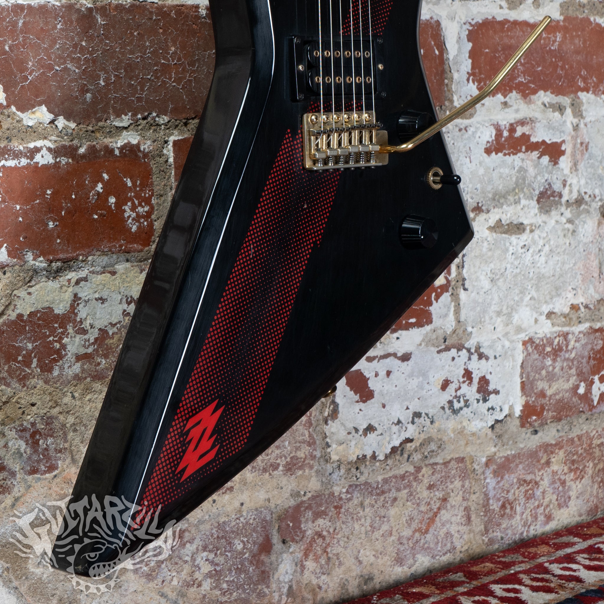 Aria Pro II ZZ Deluxe-V 1983 Black With Thunderbolt MIJ Matsumoku