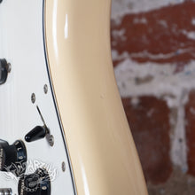 Load image into Gallery viewer, Squier Japan '72 Reissue Stratocaster CST-30 E Serial MIJ 1986 Olympic White
