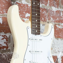 Load image into Gallery viewer, Fender Stratocaster '62 Reissue ST62-55 1986 Olympic White MIJ Japan FujiGen
