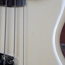 Load image into Gallery viewer, Fender Jazz Bass Special 32" Scale PJ-535 Boxer Series 1985 Snow White Japan FujiGen
