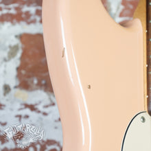 Load image into Gallery viewer, Squier Vista Series Musicmaster Bass 1997 Shell Pink
