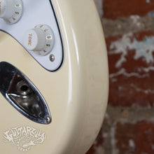 Load image into Gallery viewer, Fender Stratocaster '62 Reissue ST62-55 1986 Olympic White MIJ Japan FujiGen
