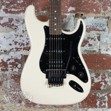 Load image into Gallery viewer, Fender '62 Reissue Stratocaster Floyd Rose ST62-FR 2010 Vintage White MIJ Japan
