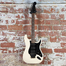 Load image into Gallery viewer, Fender '62 Reissue Stratocaster Floyd Rose ST62-FR 2010 Vintage White MIJ Japan
