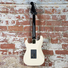 Load image into Gallery viewer, Fender '62 Reissue Stratocaster Floyd Rose ST62-FR 2010 Vintage White MIJ Japan
