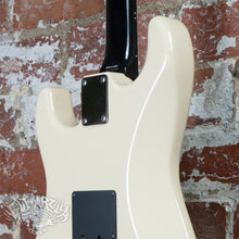 Load image into Gallery viewer, Fender '62 Reissue Stratocaster Floyd Rose ST62-FR 2010 Vintage White MIJ Japan
