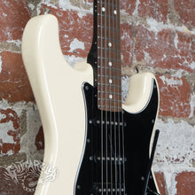 Load image into Gallery viewer, Fender '62 Reissue Stratocaster Floyd Rose ST62-FR 2010 Vintage White MIJ Japan
