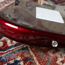 Load image into Gallery viewer, Fender Stratocaster '62 Reissue ST62-US 2010 Old Candy Apple Red MIJ Japan
