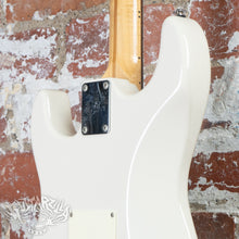 Load image into Gallery viewer, G&amp;L S-500 Premium 1998 White MIJ Japan Fujigen
