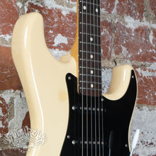 Load image into Gallery viewer, Fender Stratocaster Boxer Series ST-456 HSS 1989 White MIJ Japan
