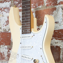 Load image into Gallery viewer, Fernandes L'Arc en Ciel Ken LA-80KK 1990's Pearl White MIJ Japan
