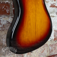 Load image into Gallery viewer, Fender Jazz Bass '62 Reissue JB62-83US 2006 Sunburst CIJ Japan
