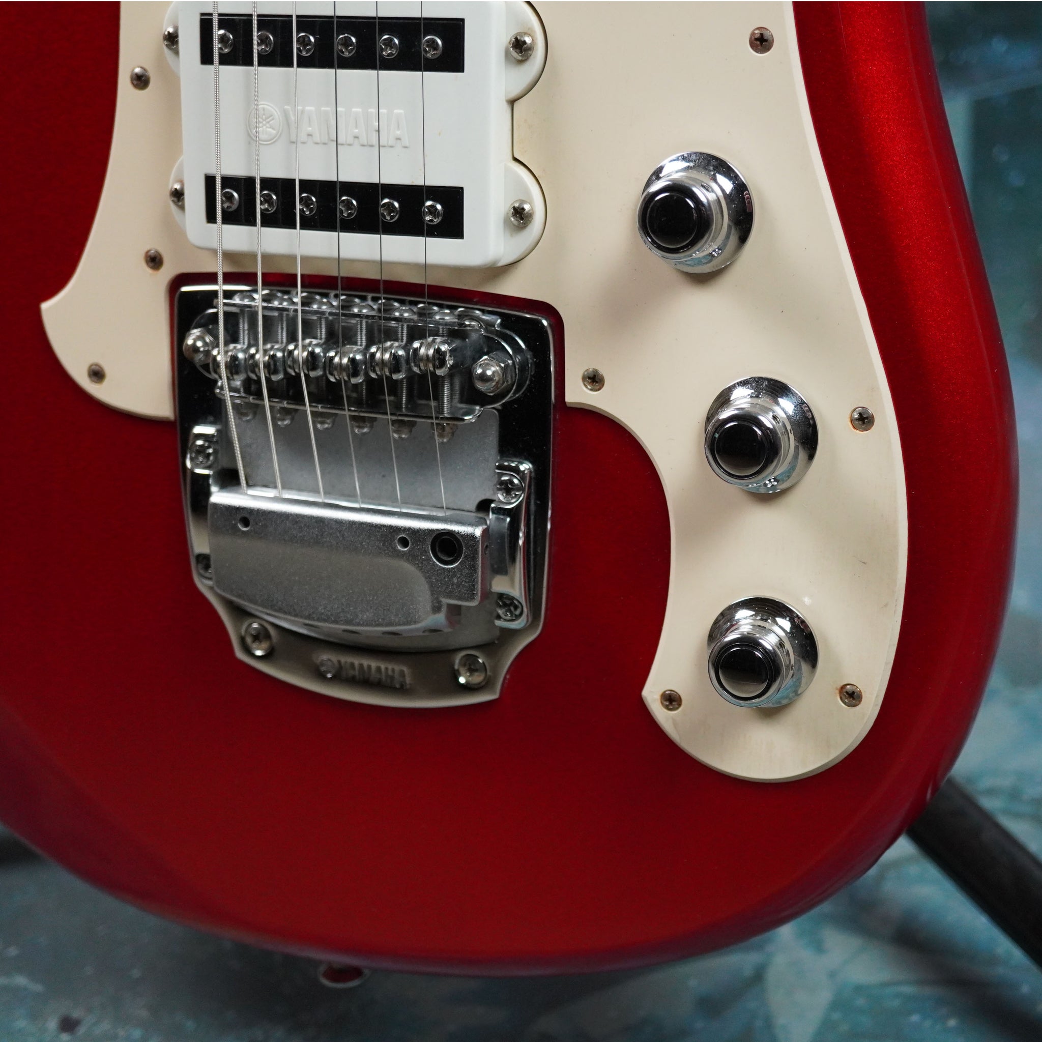 Yamaha SGV-300 Flying Samurai 2000's Candy Apple Red – Guitarzilla