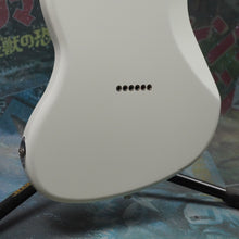 Load image into Gallery viewer, Fender Offset Telecaster Made In Japan Limited 2021 White
